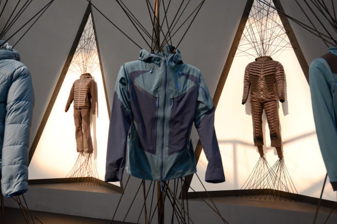 Honored with 8 gold awards at the Ispo 2016: The new Gore client Black Yak