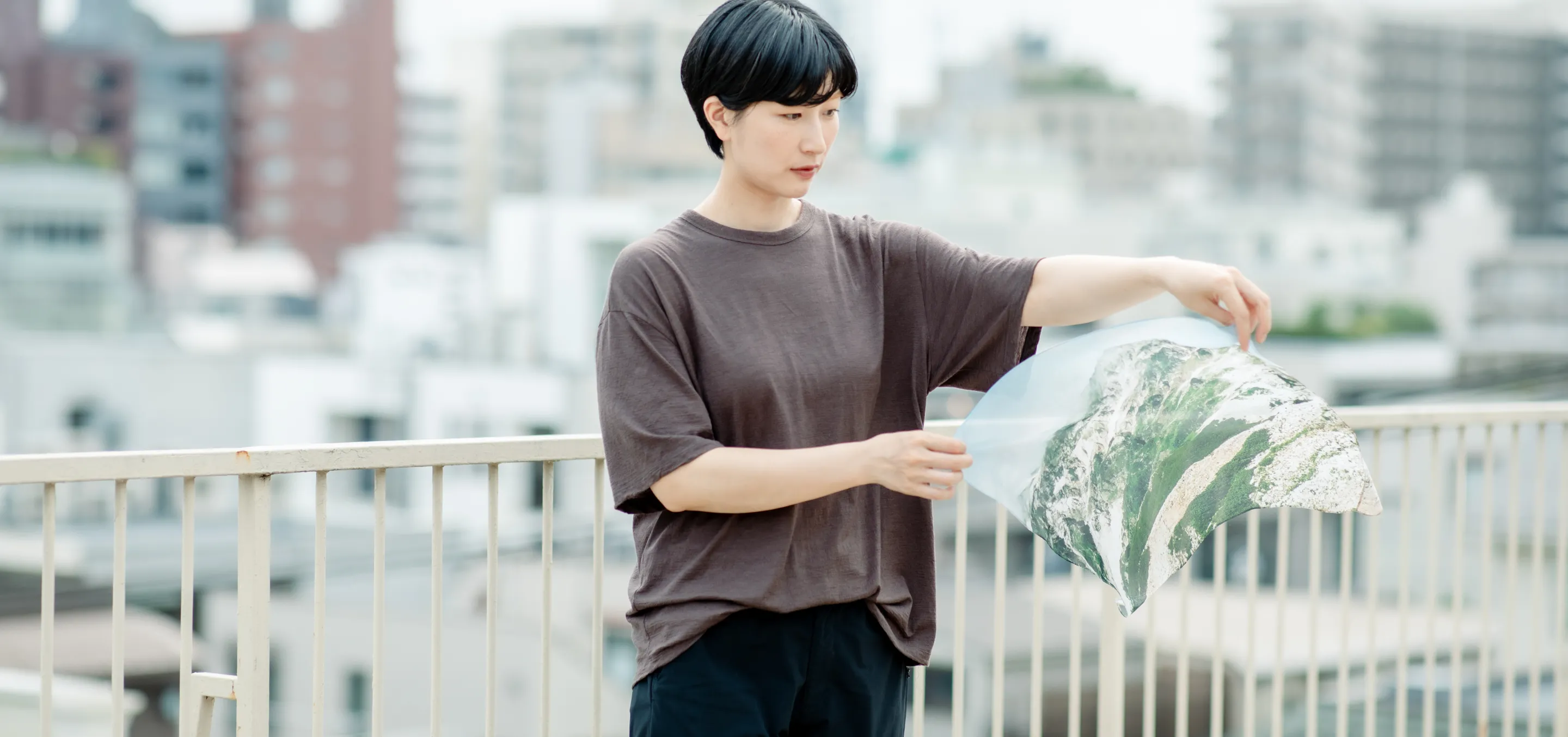 名前のつかない瞬間をハンカチに。山岳収集家・鈴木優香の山歩き