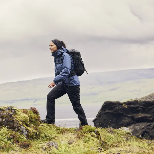 gore tex backpacking rain gear GORE-TEX Jacket friendly choice. Gorewear CONCURVE LE4 GORE-TEX Jacket