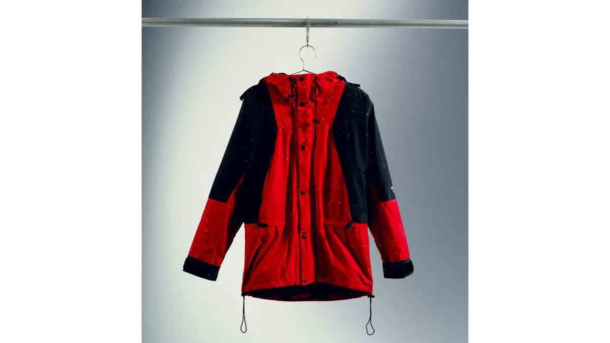 1994 The North Face Mountain Light Jacket, i rött och svart