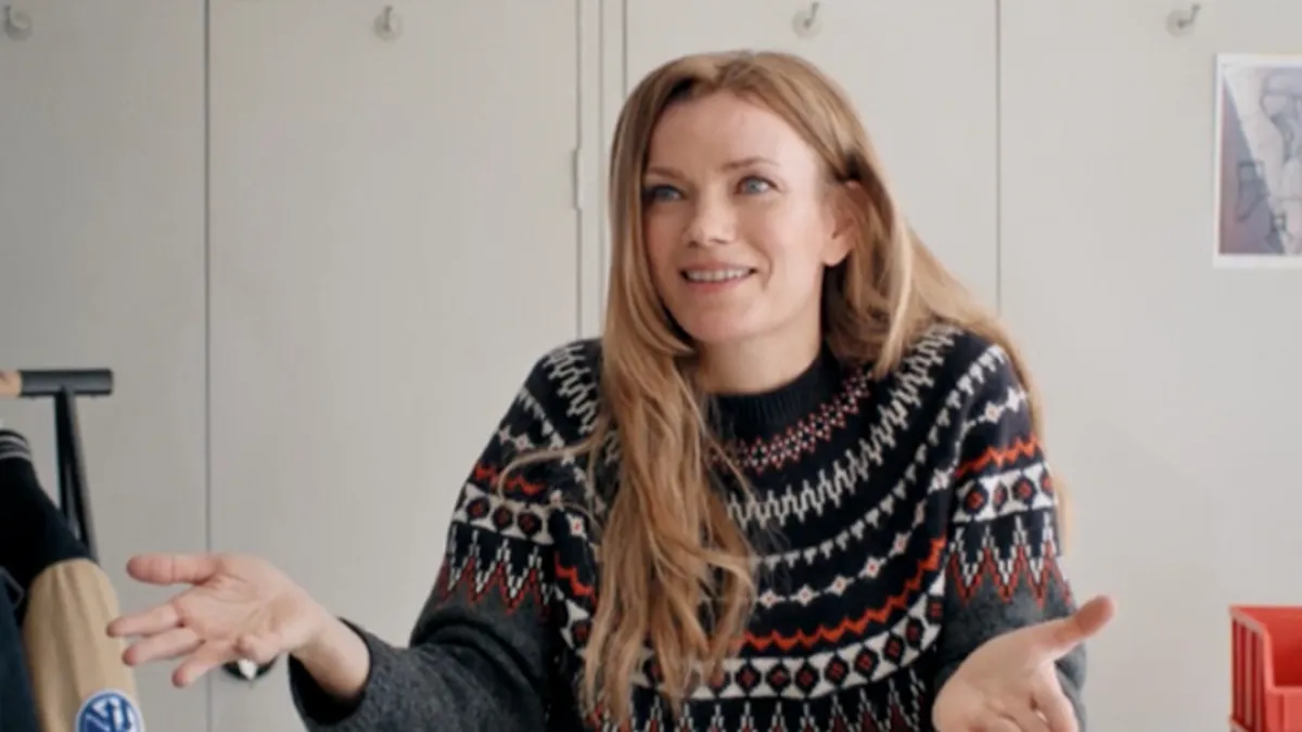 Marie Måwe being interviewed