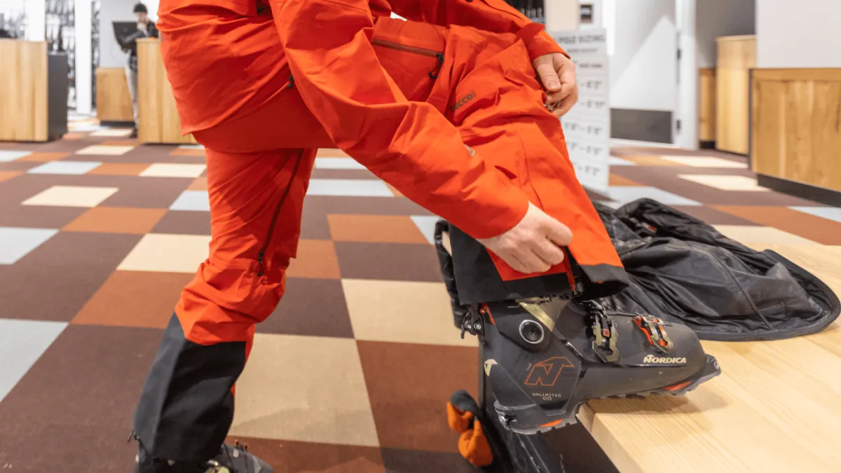 Man trying on GORE-TEX Gear